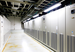 沖縄名護データセンターの無停電電源装置(UPS)